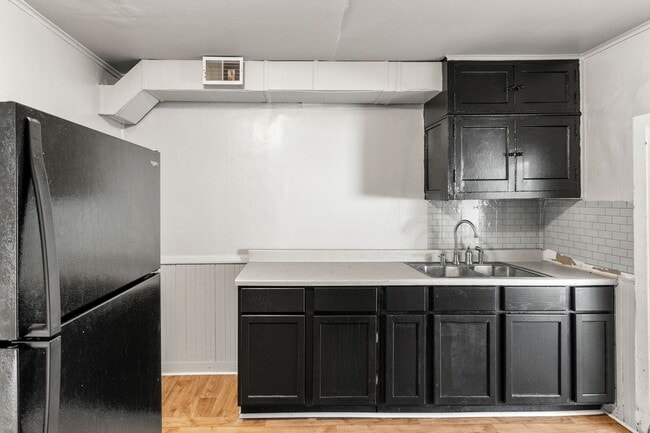 Building Photo - 2 Bedroom House in Manitiwoc