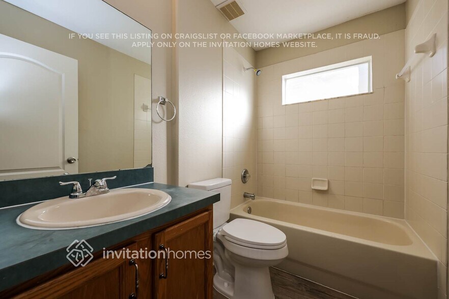 Building Photo - 11504 Village Brook Dr