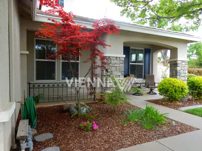 Building Photo - 550 Davenport Way