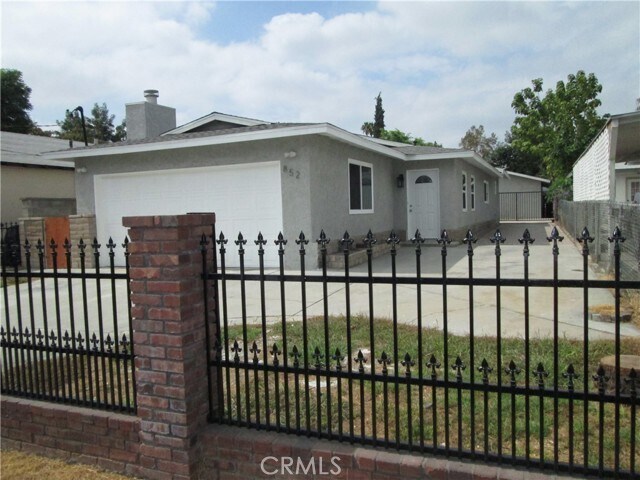 Building Photo - 852 N Davidson Ave