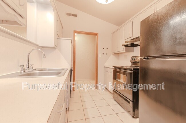 Building Photo - 2633 SW 68th St