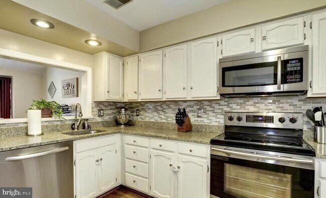 Building Photo - 12506 Flatwood Cir