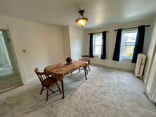 Building Photo - 61 Silver St