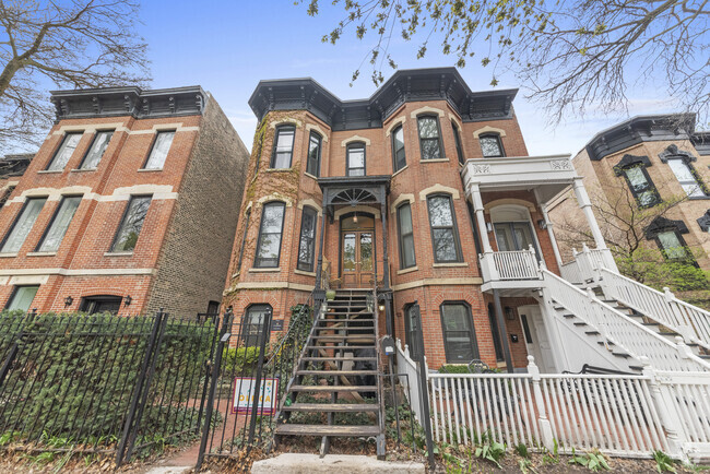 Building Photo - 2050 N Bissell St