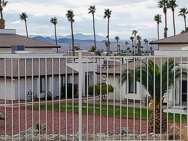 Building Photo - 261 Cottonwood Dr