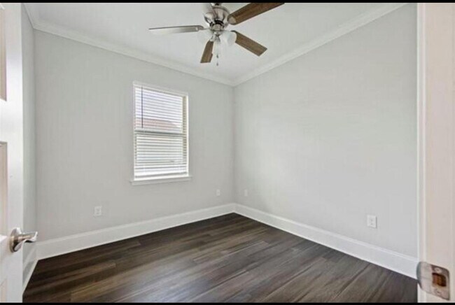 Building Photo - 3137 Pauger St