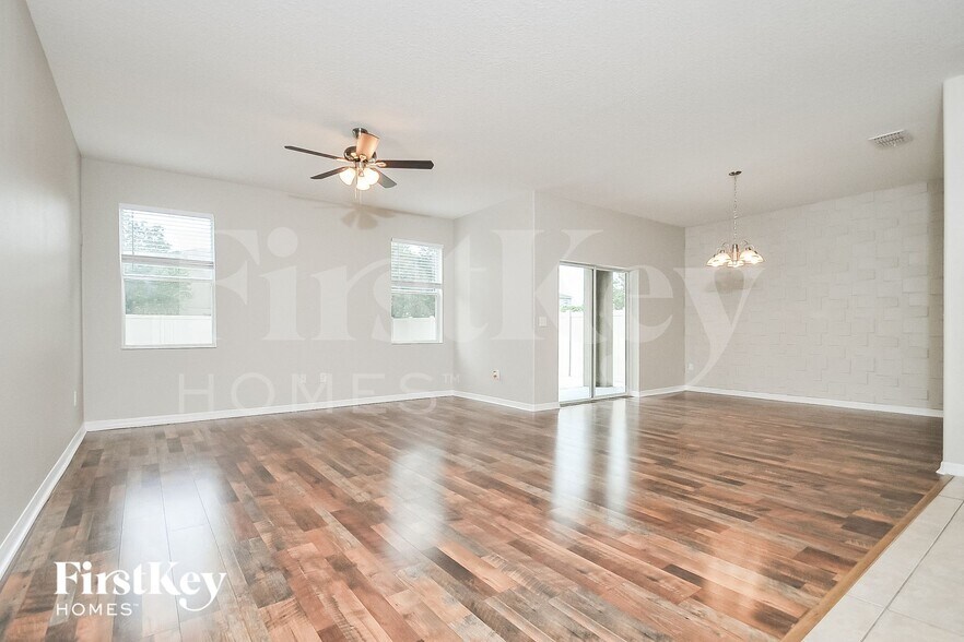 Building Photo - 10523 White Peacock Pl