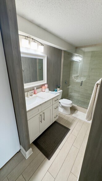 Building Photo - 10 E Ontario St