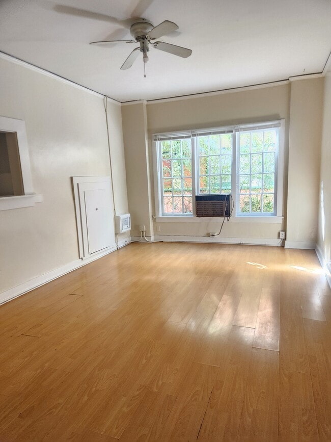 Building Photo - 1825 Ivar Ave