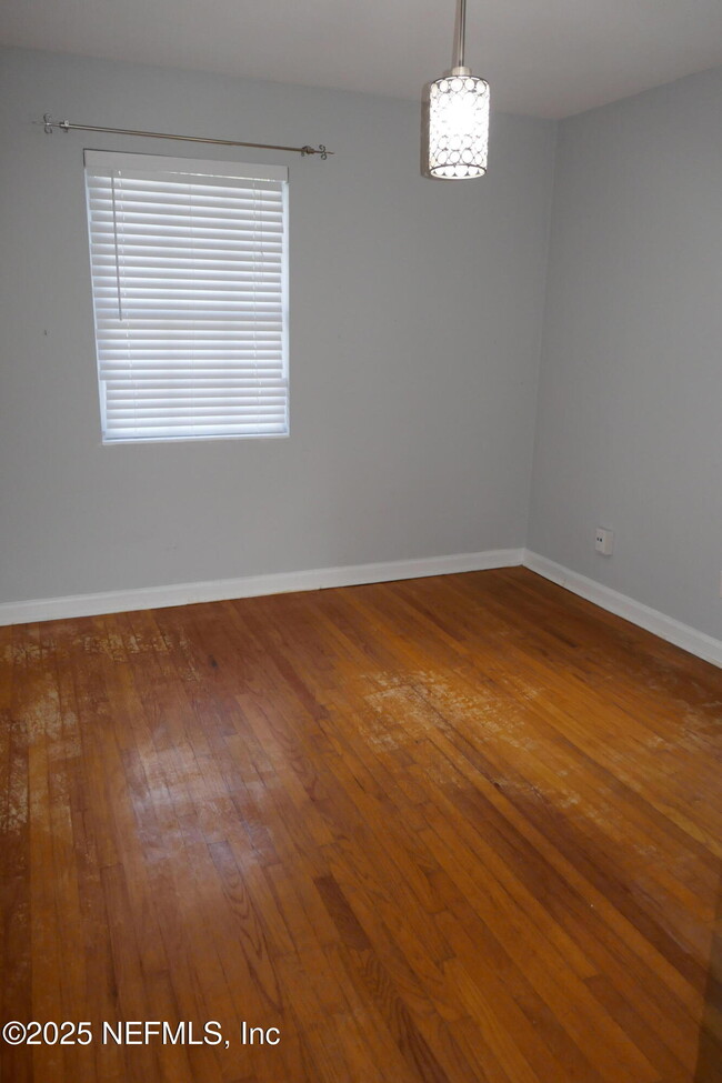 Building Photo - 2326 Red Oak Dr