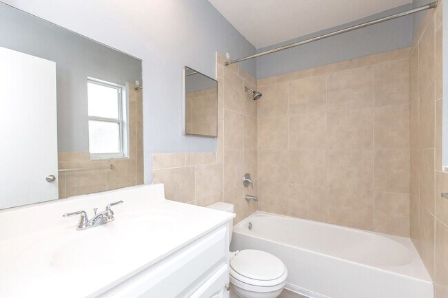Building Photo - Renovated 1-Bedroom with Private Laundry