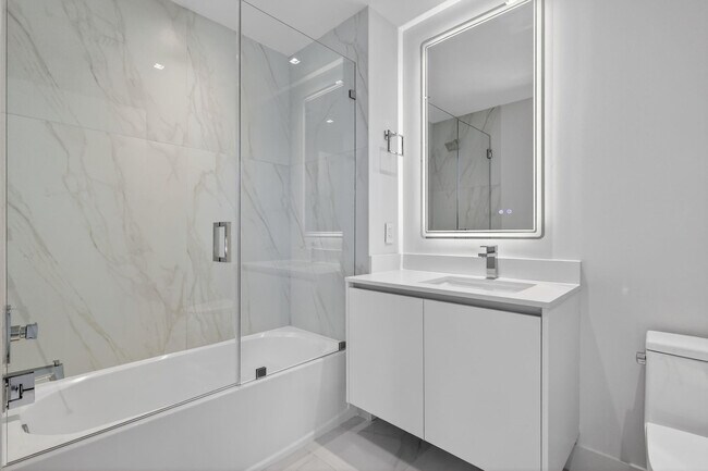 Building Photo - 700 NE 24th St