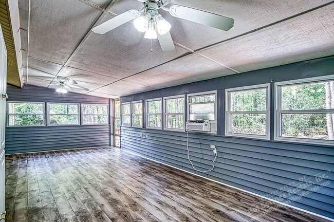 Building Photo - Central Hot Springs Village/Home/Unfurnished