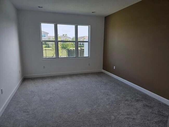 Building Photo - 1346 Harvester Xing