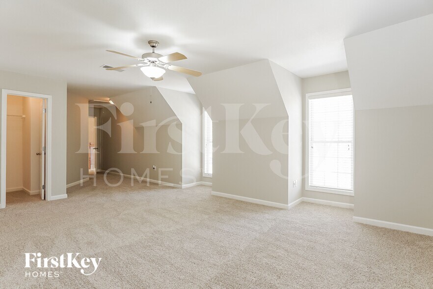 Building Photo - 198 Cove Ln