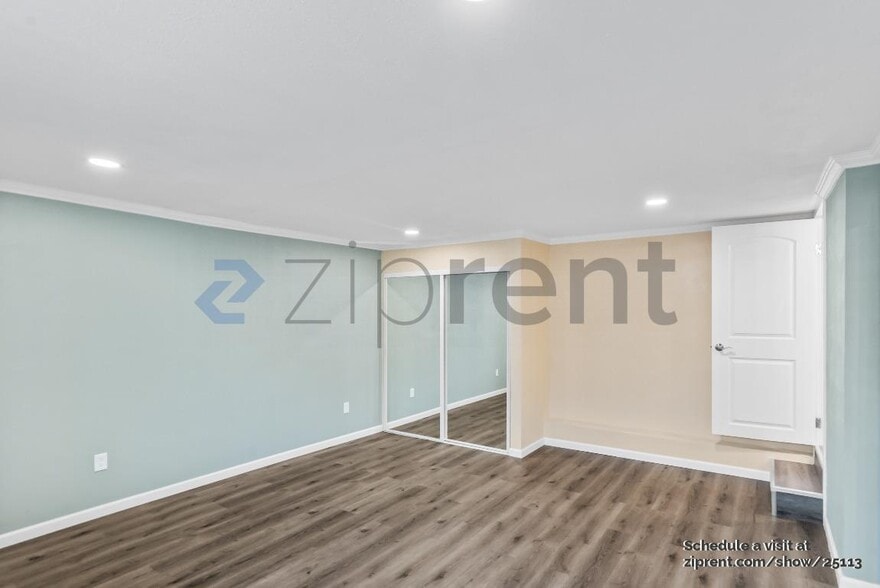 Building Photo - Unit C