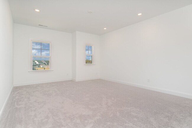 Building Photo - Newly Built 5 Bedroom Home in Knightdale!