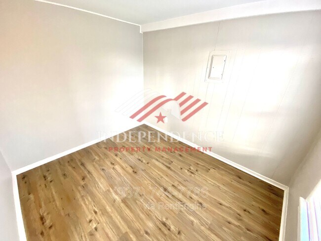 Building Photo - 906 Vine St