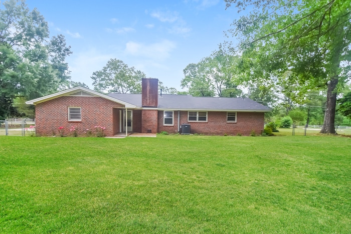 Building Photo - 6041 Pineleaf Dr