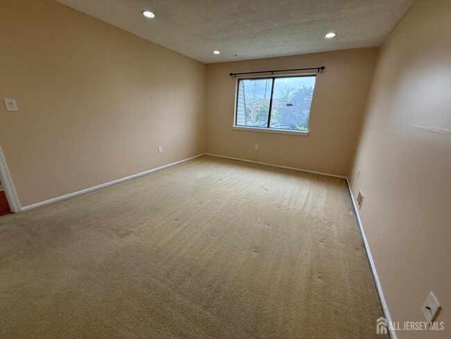 Building Photo - 1302 Edison Glen Terrace