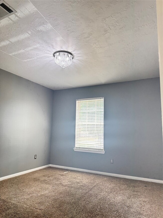 Building Photo - 3210 Woodcreek Glen Ln