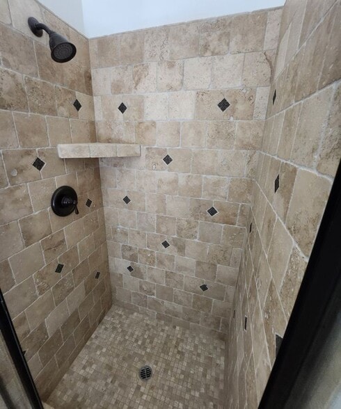 Building Photo - 872 Wild Rose Cir