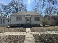 Building Photo - 225 W 1st St