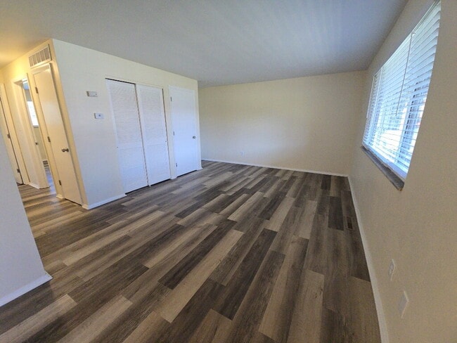 Building Photo - 1005 E Pearl St