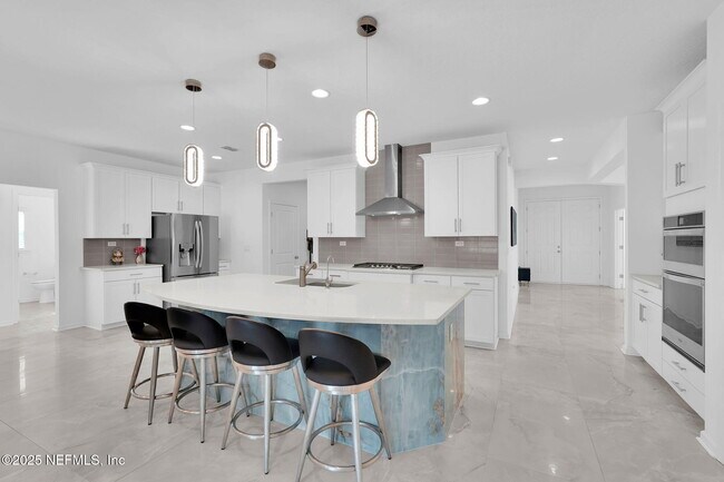 Building Photo - 147 Holly Forest Dr
