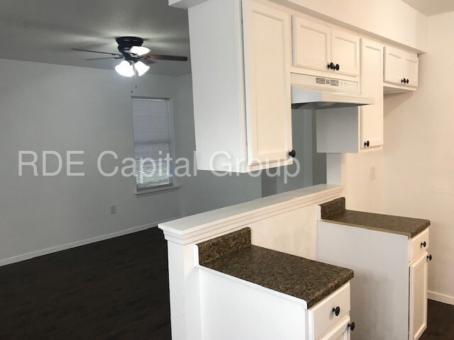 Building Photo - Beautiful 2/2 in Haltom City
