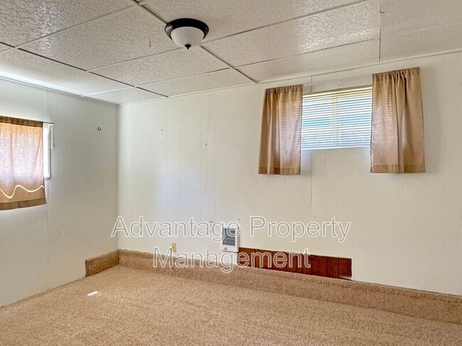 Building Photo - 2353 NW Fillmore Ave
