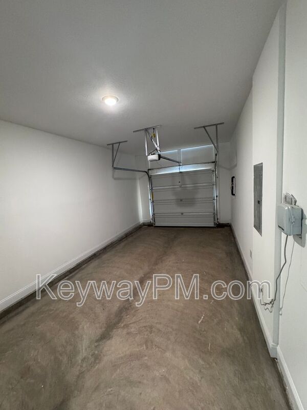 Building Photo - 2047 Denmark Ave SE