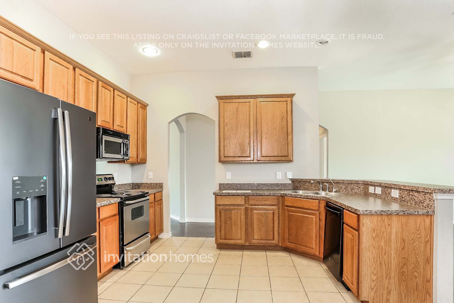 Building Photo - 904 Peach Ln