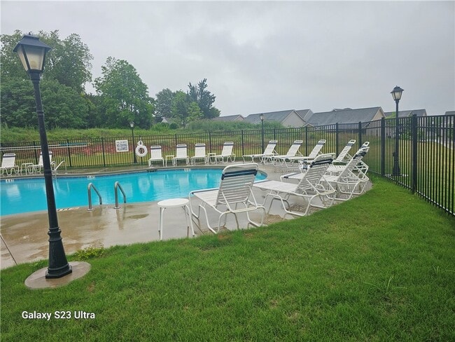 Building Photo - 526 Brasstown Ct