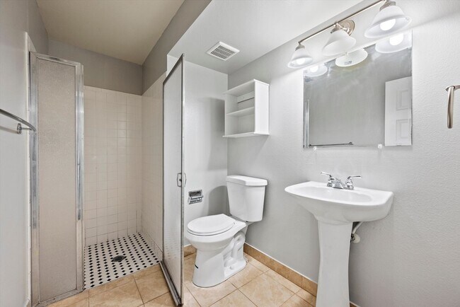Building Photo - 651 S Xenon Ct