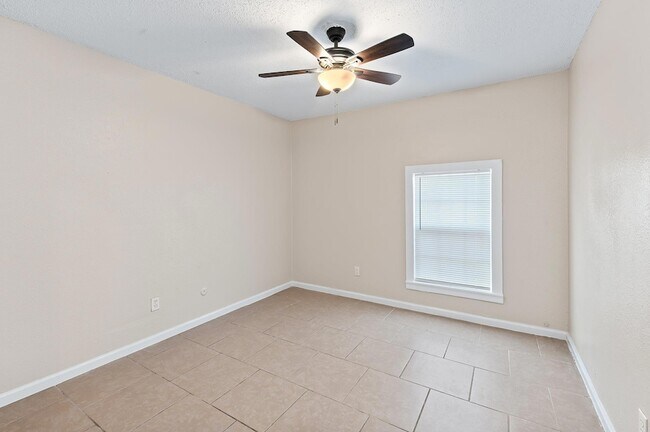 Building Photo - 410 Old Thorndale Rd