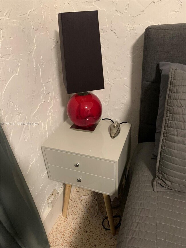 Building Photo - 6003 S Indian River Dr