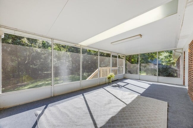 Building Photo - 6089 W Dogwood Dr