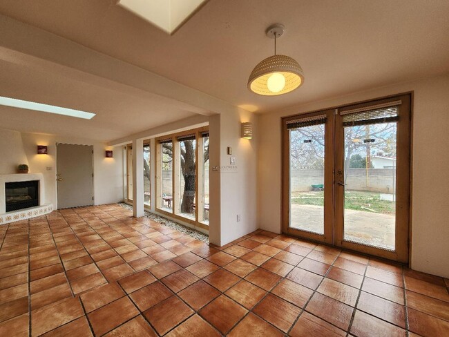 Building Photo - 1114 Camino Consuelo