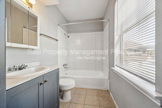 Building Photo - 3009 Falk Ct
