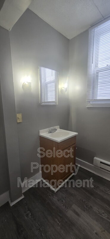 Building Photo - 435 Greenwood Ave