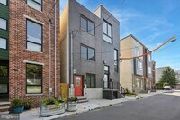 Building Photo - 548 E Hewson St