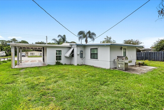 Building Photo - 128 SE Prima Vista Blvd