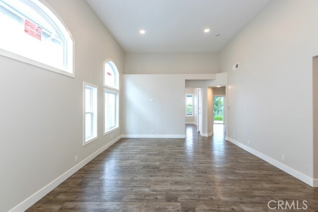 Building Photo - 933 S Dylan Way
