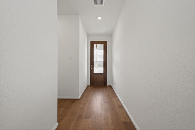 Building Photo - 8110 Shelter Bay Ln