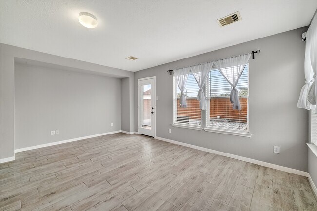 Building Photo - 20610 Moonrise River Ln