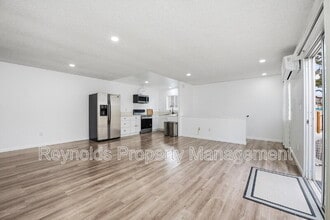 Building Photo - 6814 Camphor Ln