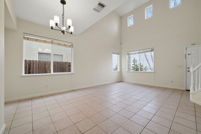 Building Photo - 1263 Montgomery Ln