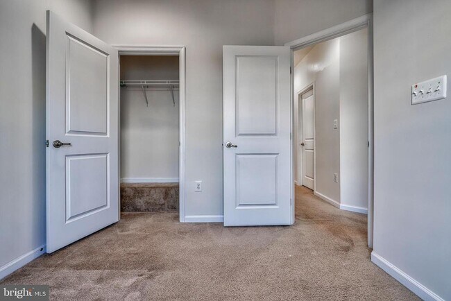 Building Photo - 3015 Hockley Mill Dr