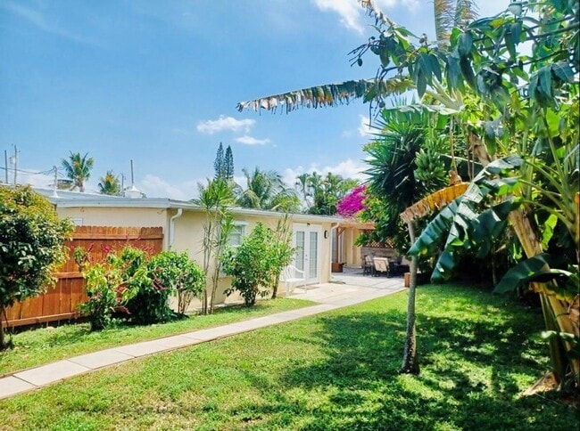 Building Photo - 279 Hach Ln